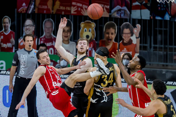 刻的吊球 刻的吊球