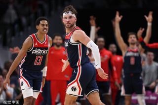 长达一年的 长达一年的