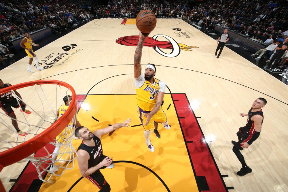 马建立领先 马建立领先